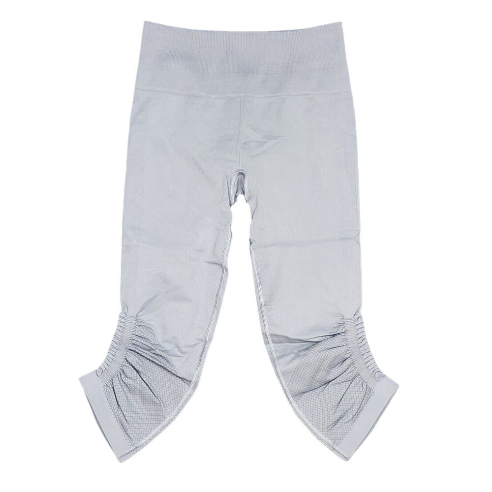 Lululemon Awakening Crop Yoga Pants 17" Ice Grey Size 6